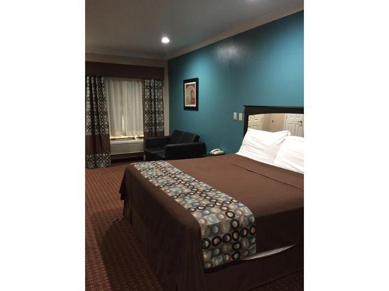Scottish Inn And Suites كاتي المظهر الخارجي الصورة